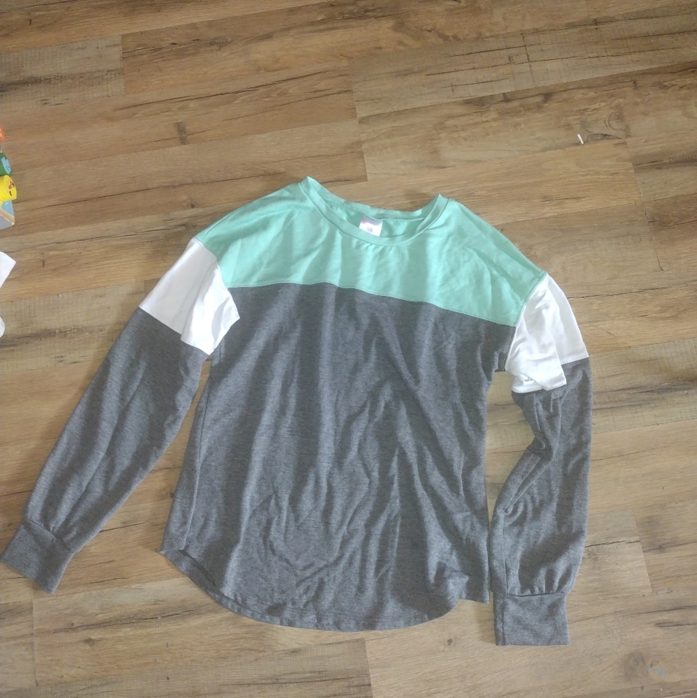 Women's top No Boundaries